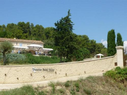 Отель Domaine Saint Victor La Tour-d'Aigues Экстерьер фото