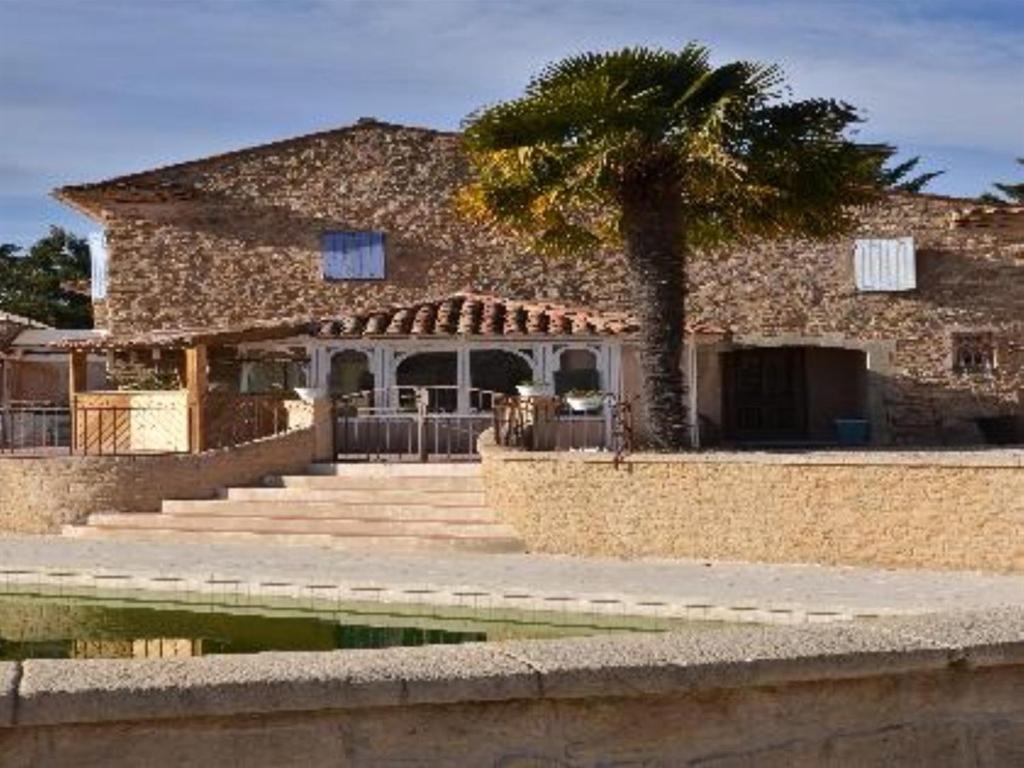 Отель Domaine Saint Victor La Tour-d'Aigues Экстерьер фото