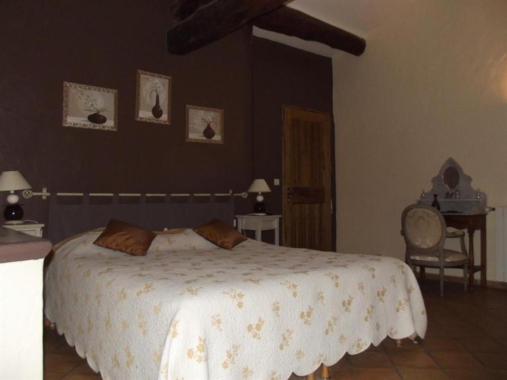 Отель Domaine Saint Victor La Tour-d'Aigues Экстерьер фото