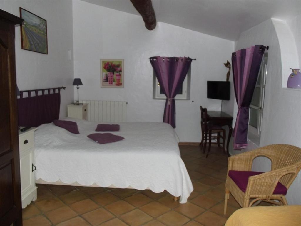 Отель Domaine Saint Victor La Tour-d'Aigues Экстерьер фото